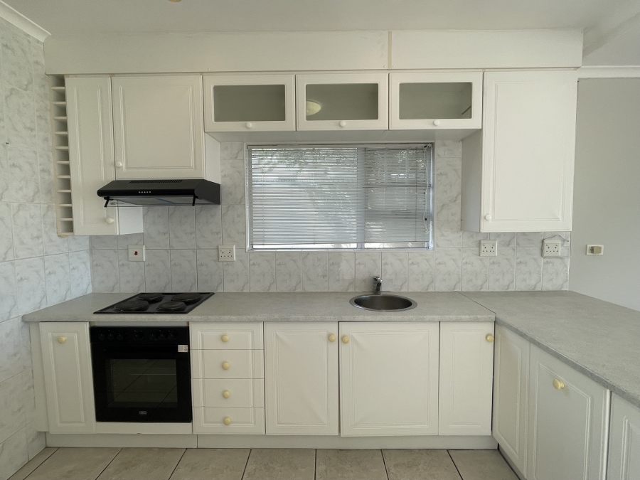 4 Bedroom Property for Sale in Middedorp Western Cape